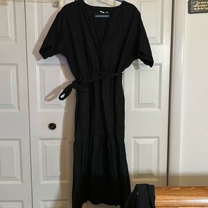 Cotton black dress with elastic waist and belt